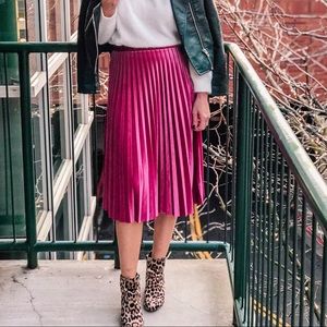 Velvet Pleated Skirt!